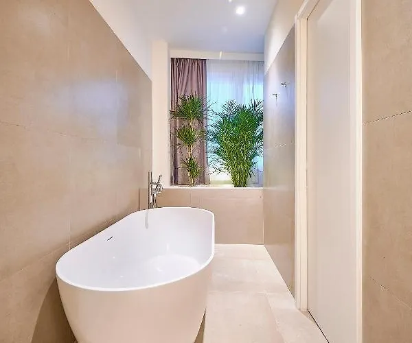 Hotel Leonor Conil 2*