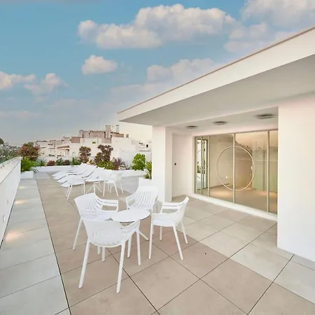 Leonor Conil Готель