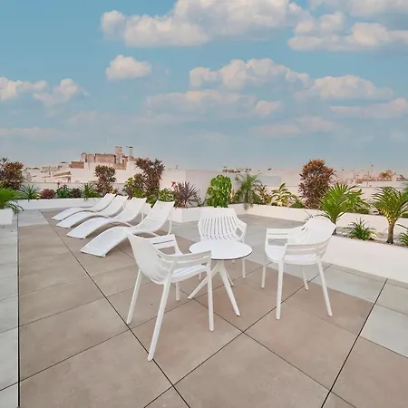 Leonor Conil Готель